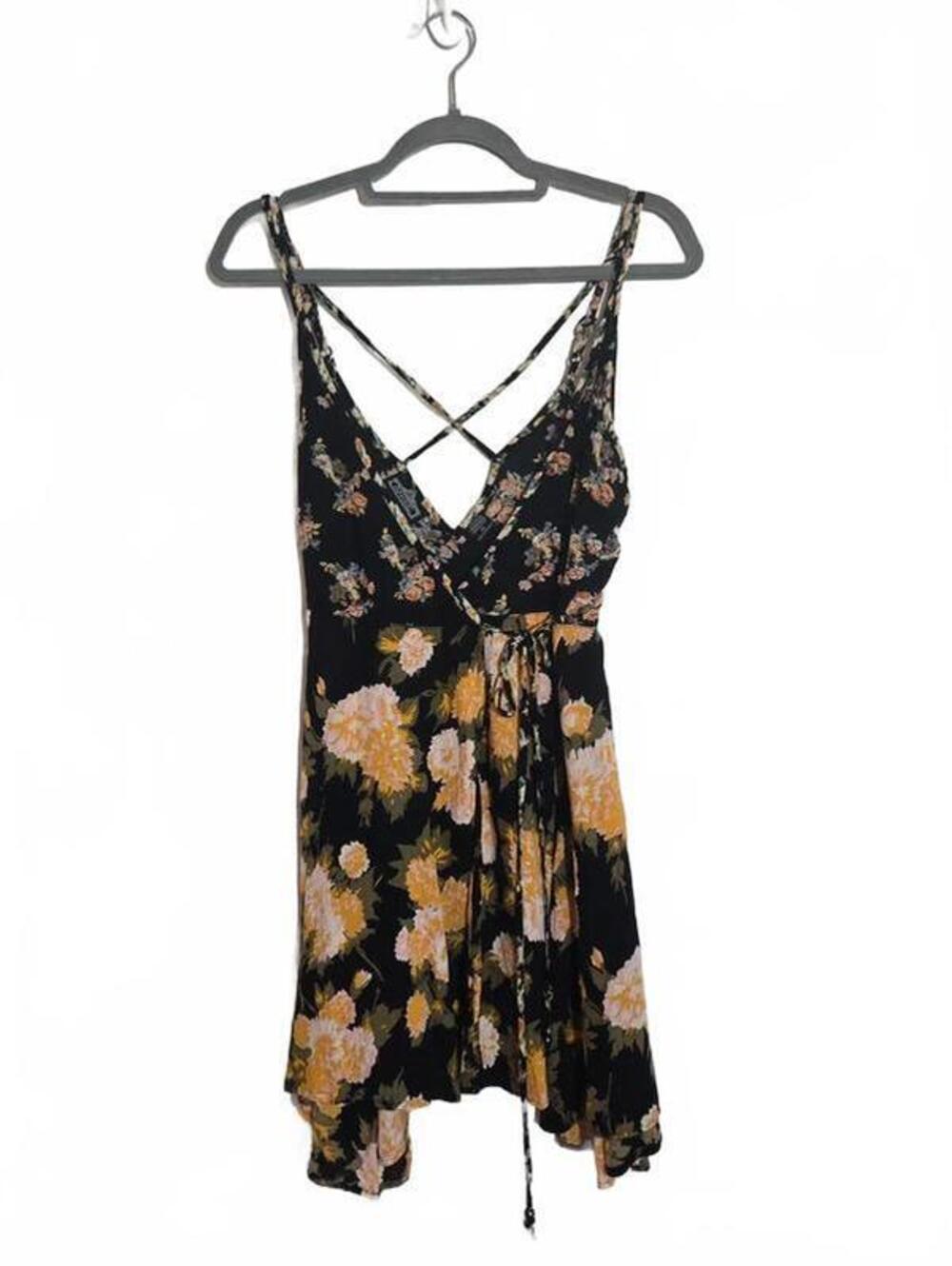 Angie floral wrap dress size small